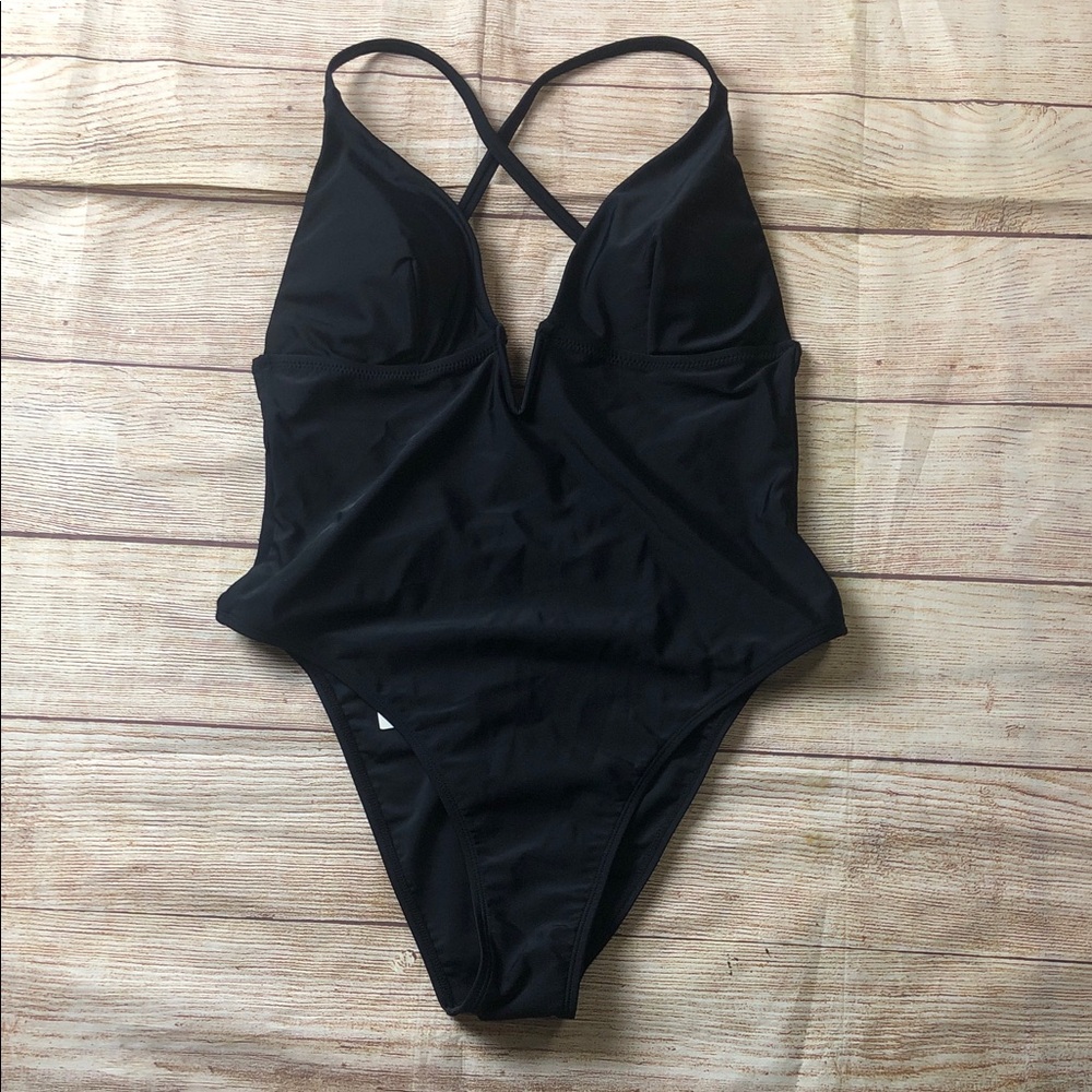 NWT Elegant‎ Black Women's One-Piece Swimsuit